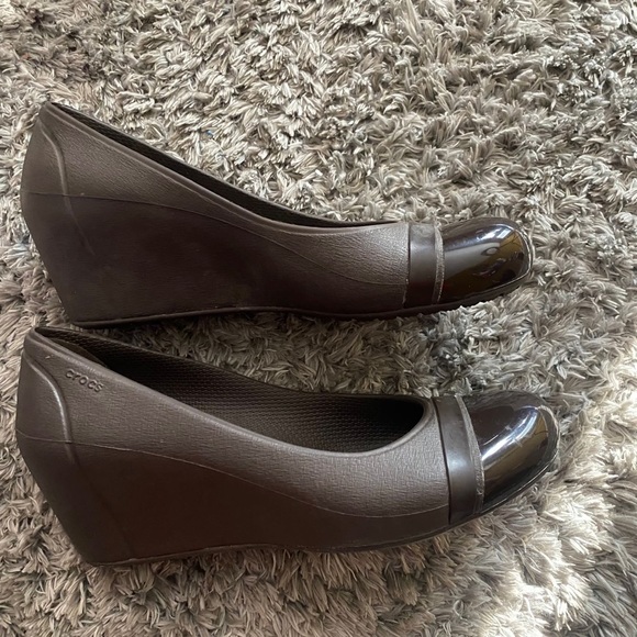 Crocs Cap toe Wedge Slide Shoes Women's - Picture 1 of 5